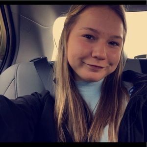 Meet your Posher, Kenzie